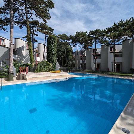 Holiday Village Lignano Sabbiadoro Exterior photo