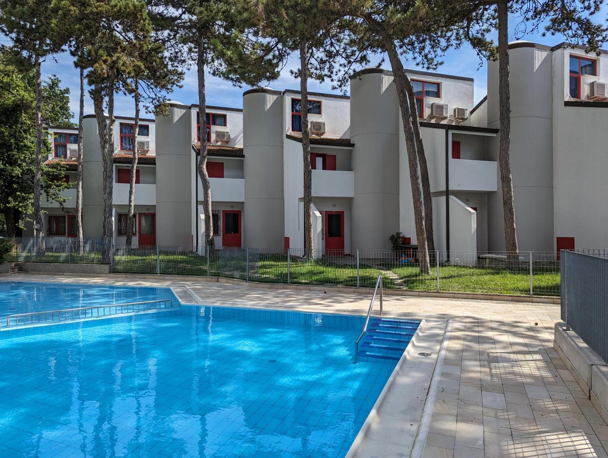 Holiday Village Lignano Sabbiadoro Exterior photo